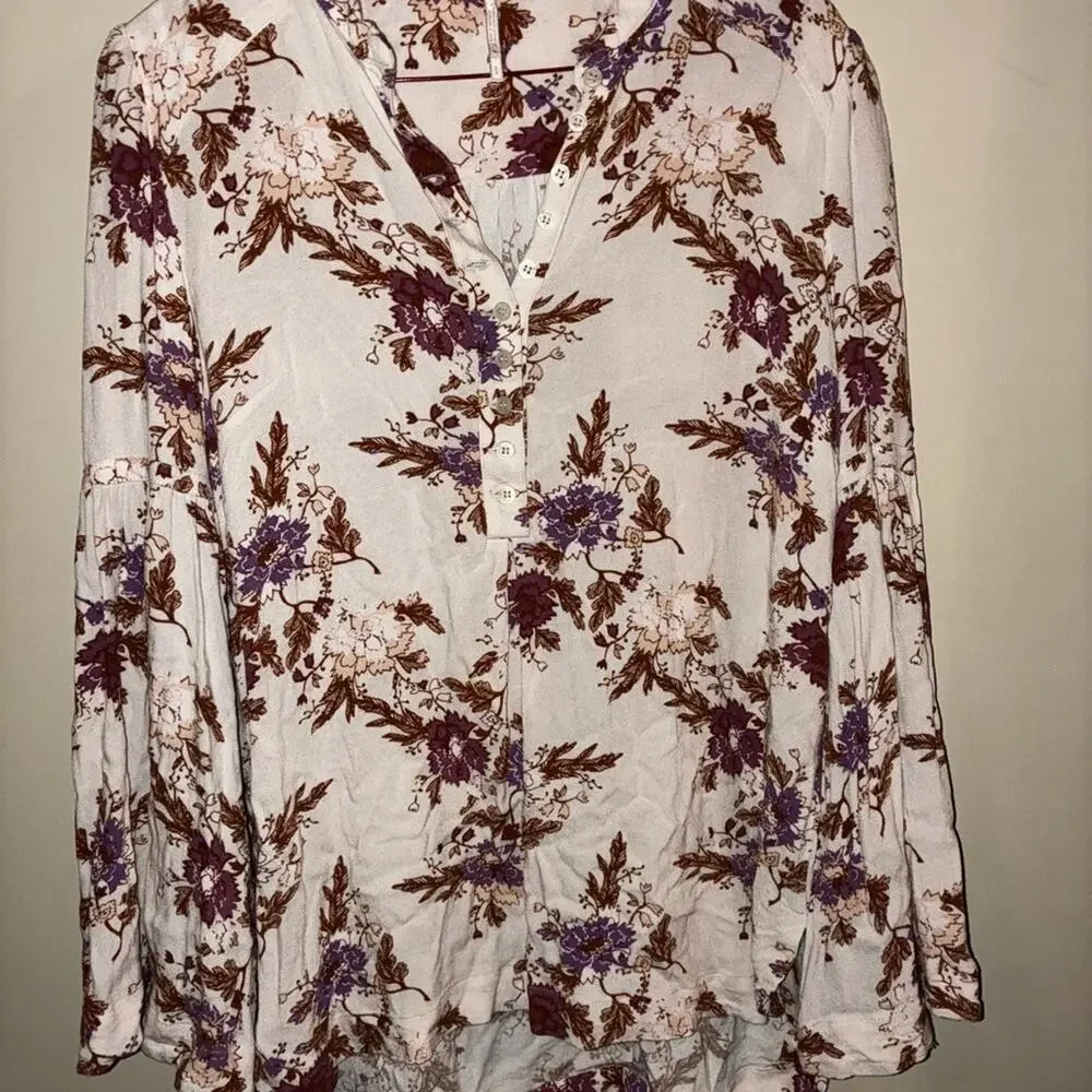 Free People Floral Bell Sleeves Henley Boho Blouse Size S Fairy Whimsical Rayon - Picture 2 of 9